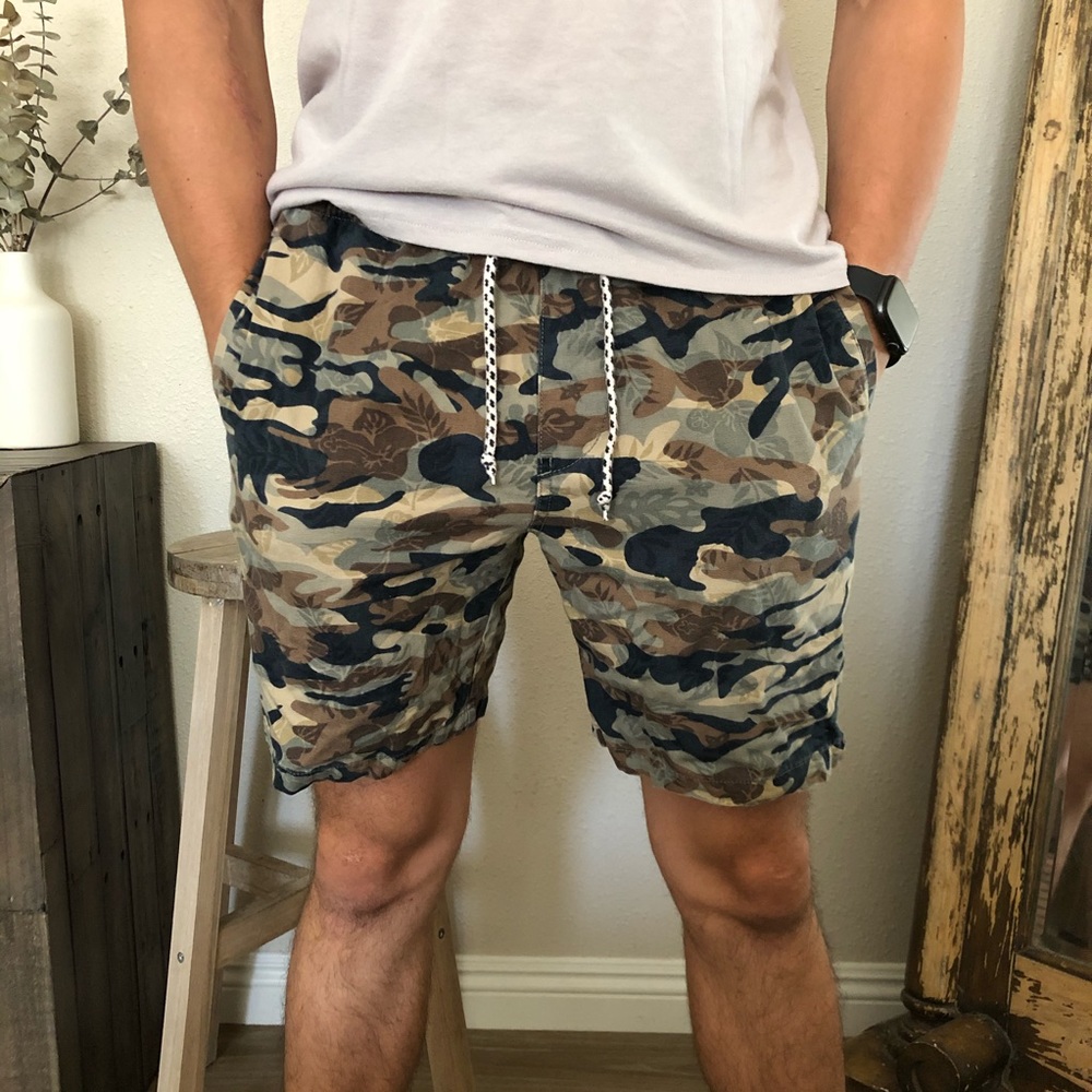 QUIKSILVER Camo Shorts